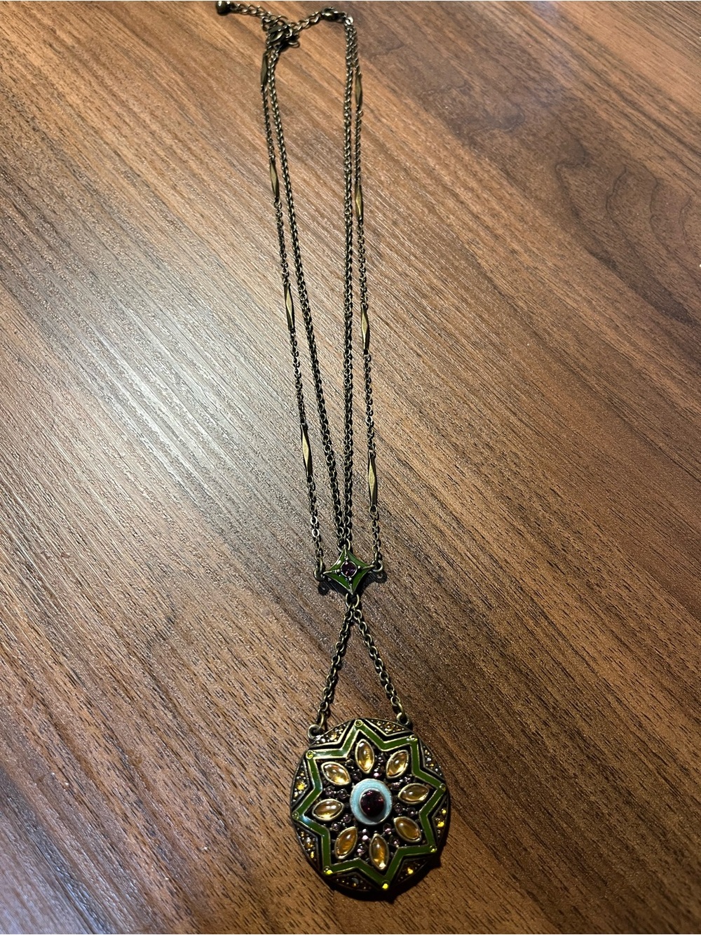 Vintage Avon Heriloom Medallion Antique Necklace